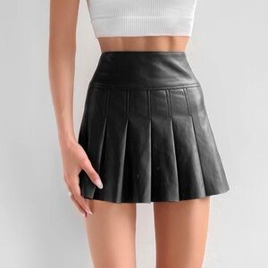 Urban Outfitters Faux Leather Pleated A Line Black Mini Skirt - M - NWT